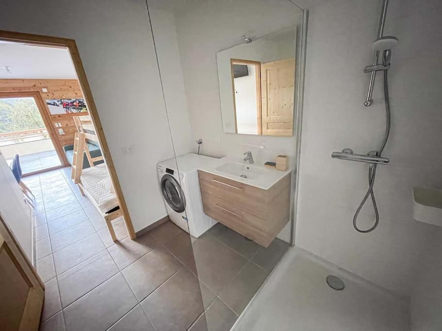 Dans Residence Neuve Le Snow Roc Sur Les Pistes, Grand Studio Cosy 5 Pers Avec Terrasse Panoramique, Sauna, Wifi Saint-Jean-d'Aulps Exterior photo